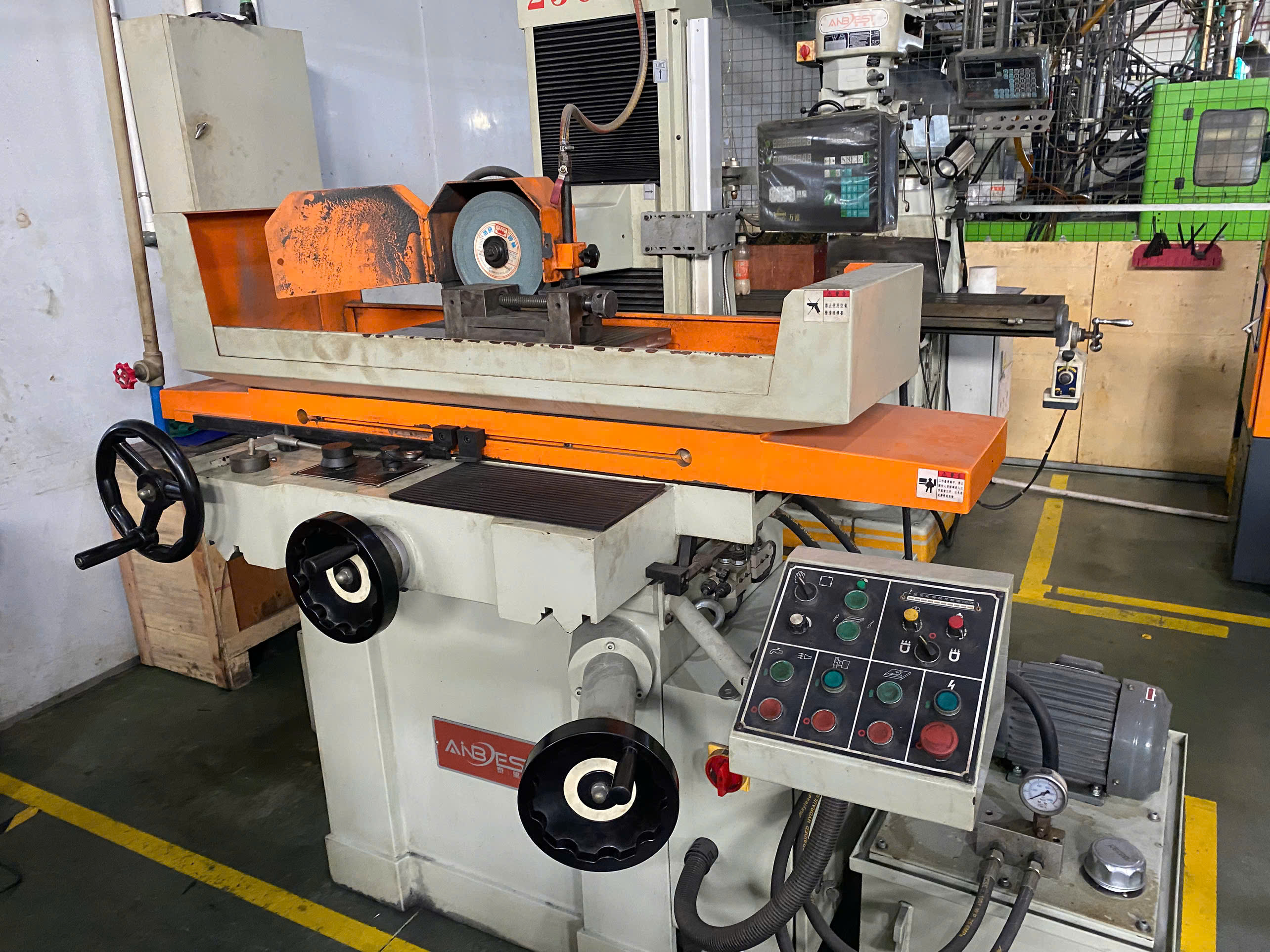 Grinding machine.jpg